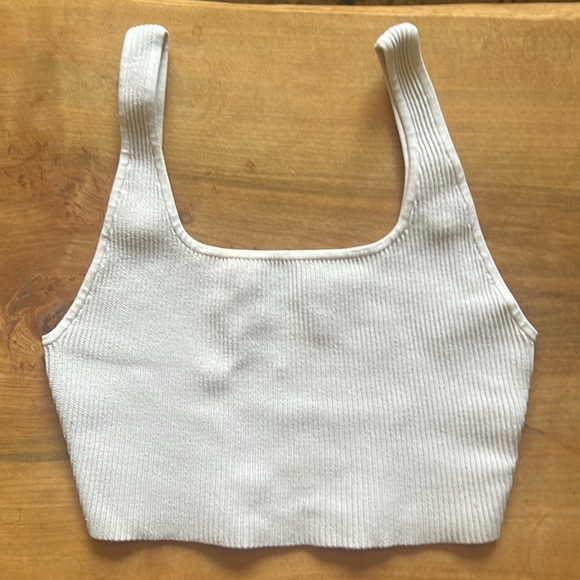 Aritzia Sculpt Knit Cropped Tank - Picture 6 of 7